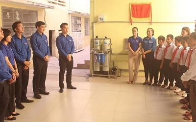 Trao hai công trình nước sạch cho học sinh